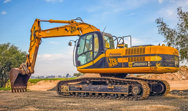 Navigating the Future: Key Developments in the Rough Terrain Forklift Sector