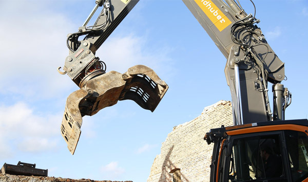 Optimizing Maneuverability: The Impact of 4WD Forklift Turning Radius on Warehouse Efficiency